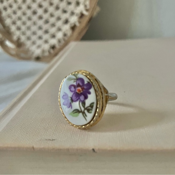 Painted African Violets Enamel Gold Adjustable Antique Ring Statement Floral - Picture 4 of 14